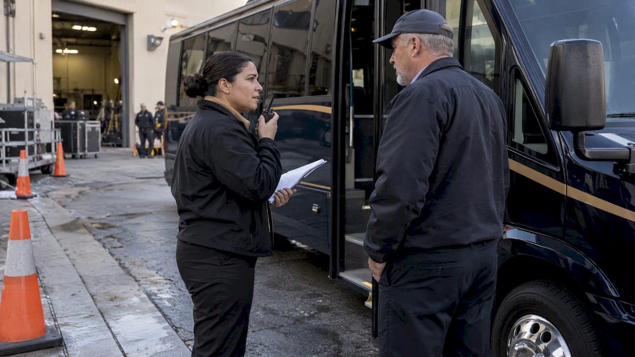 Crew Shuttle Scheduling Built From Shift Boundaries for Logistics Teams